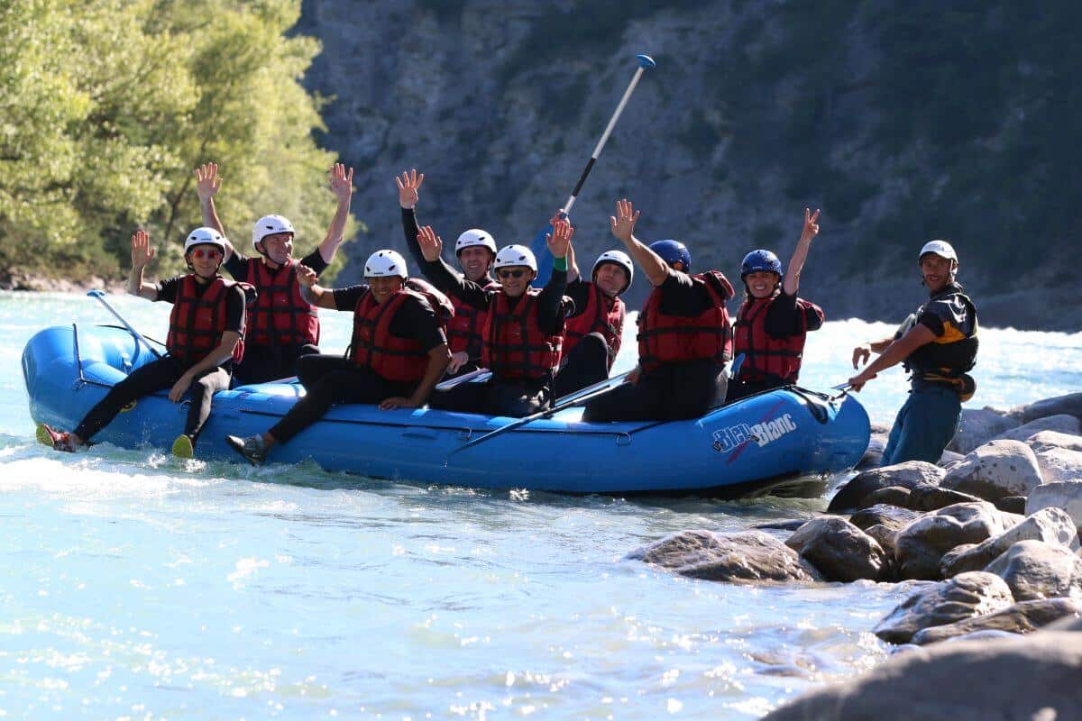 Rafting groupe heureux